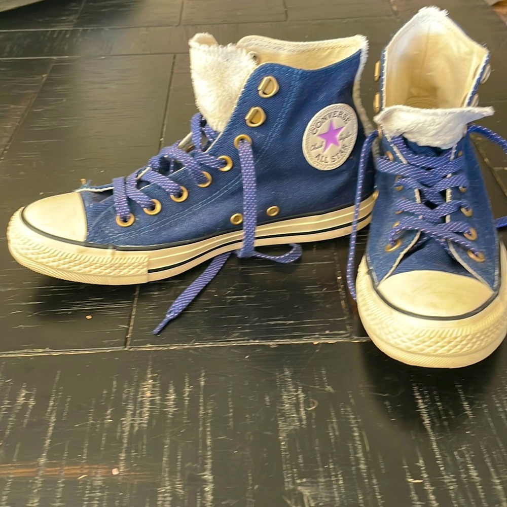 Converse-women’s size 9, blue canvas w/fleece trim, hi-tops, gently used